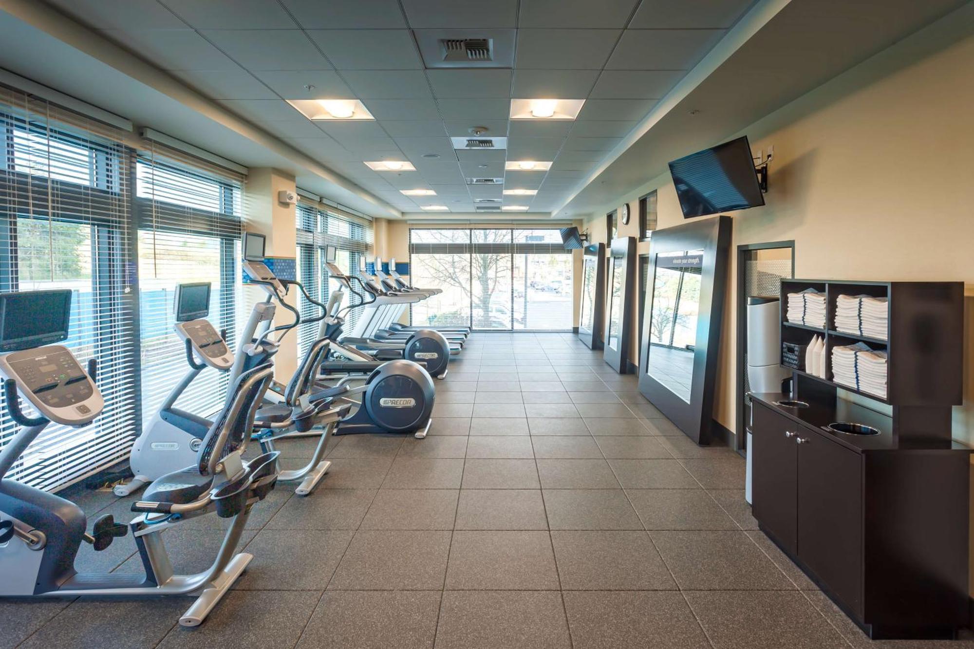 Hampton Inn & Suites By Hilton Seattle/Northgate Bagian luar foto