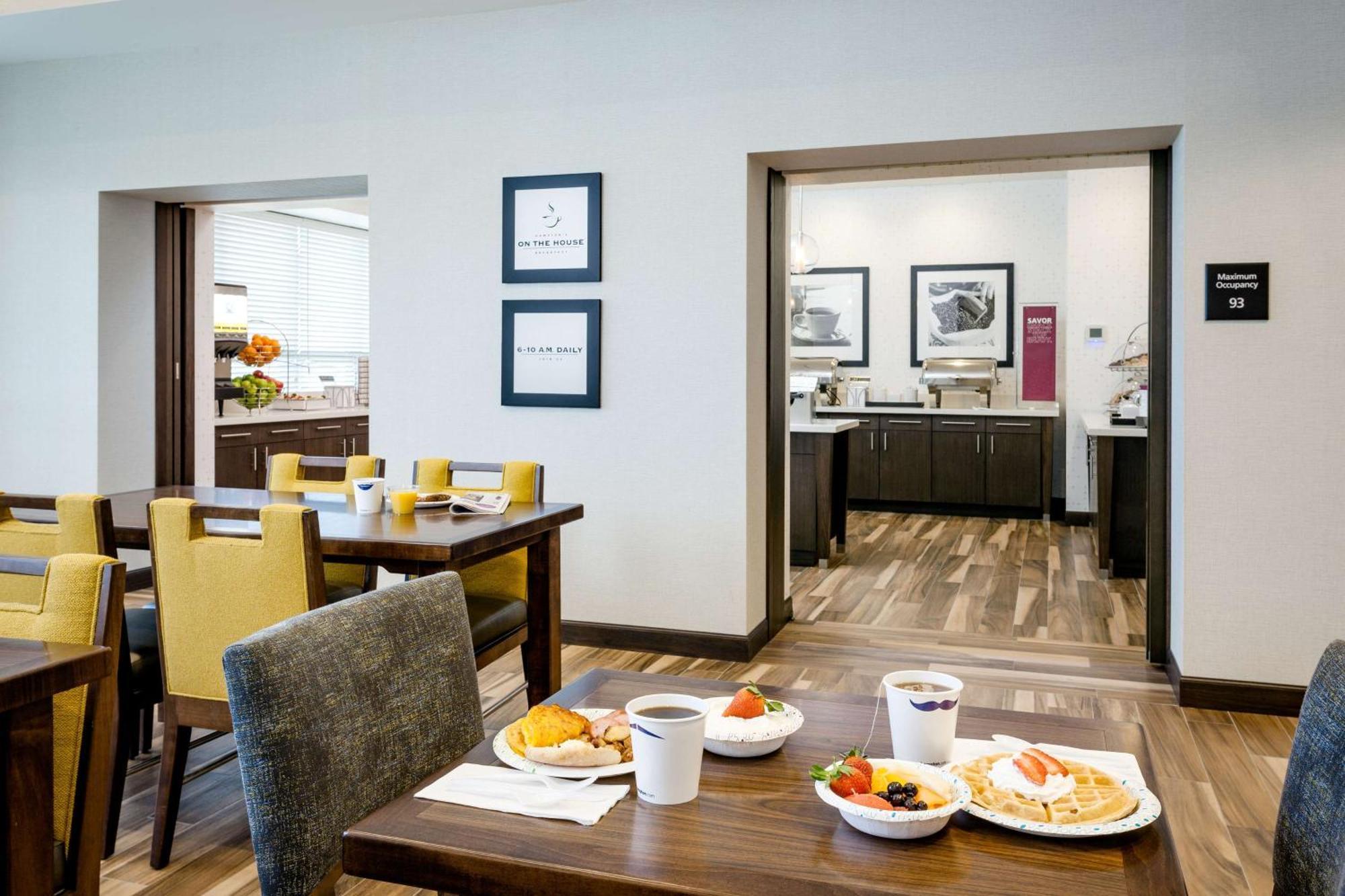 Hampton Inn & Suites By Hilton Seattle/Northgate Bagian luar foto