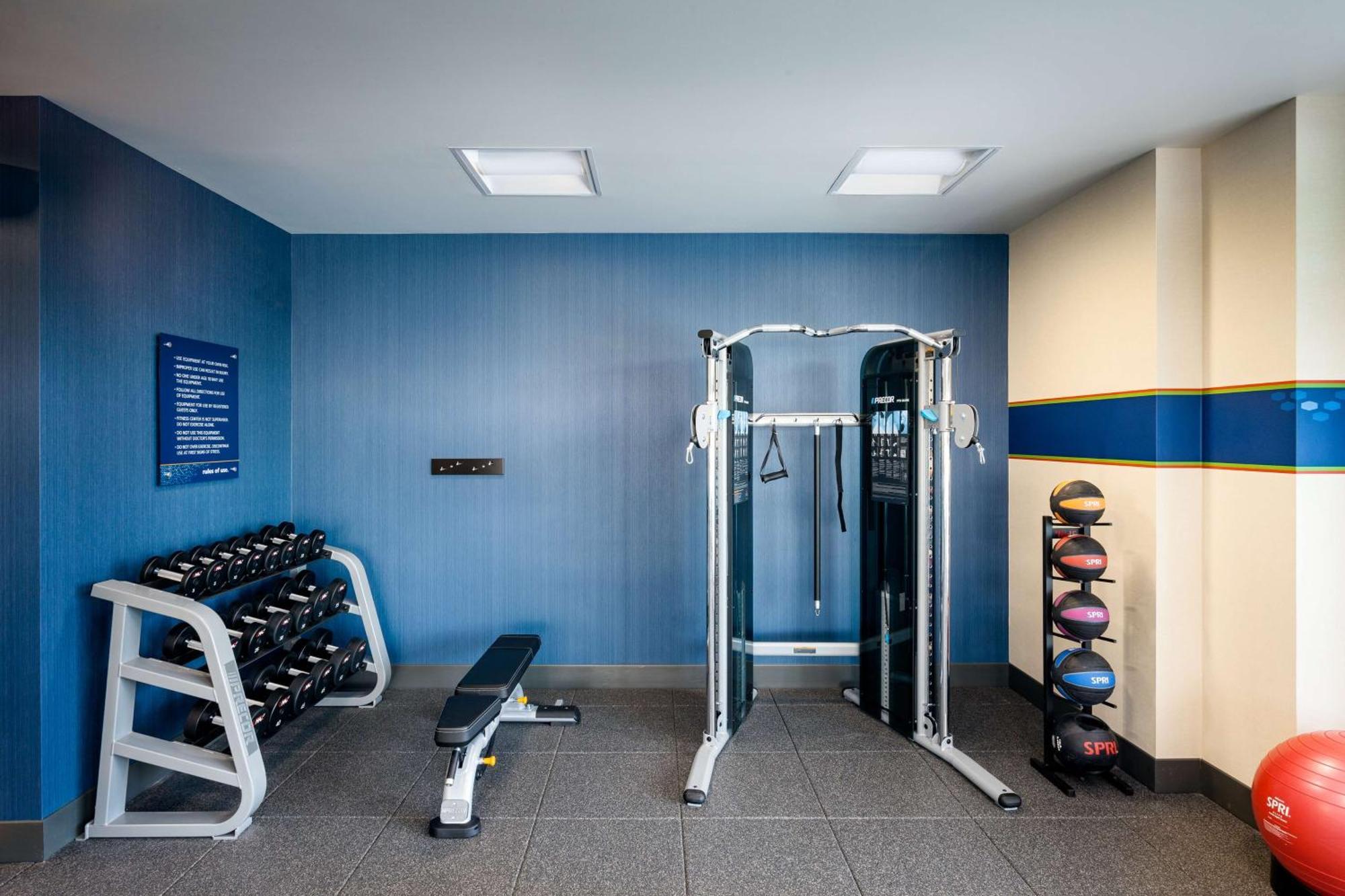Hampton Inn & Suites By Hilton Seattle/Northgate Bagian luar foto