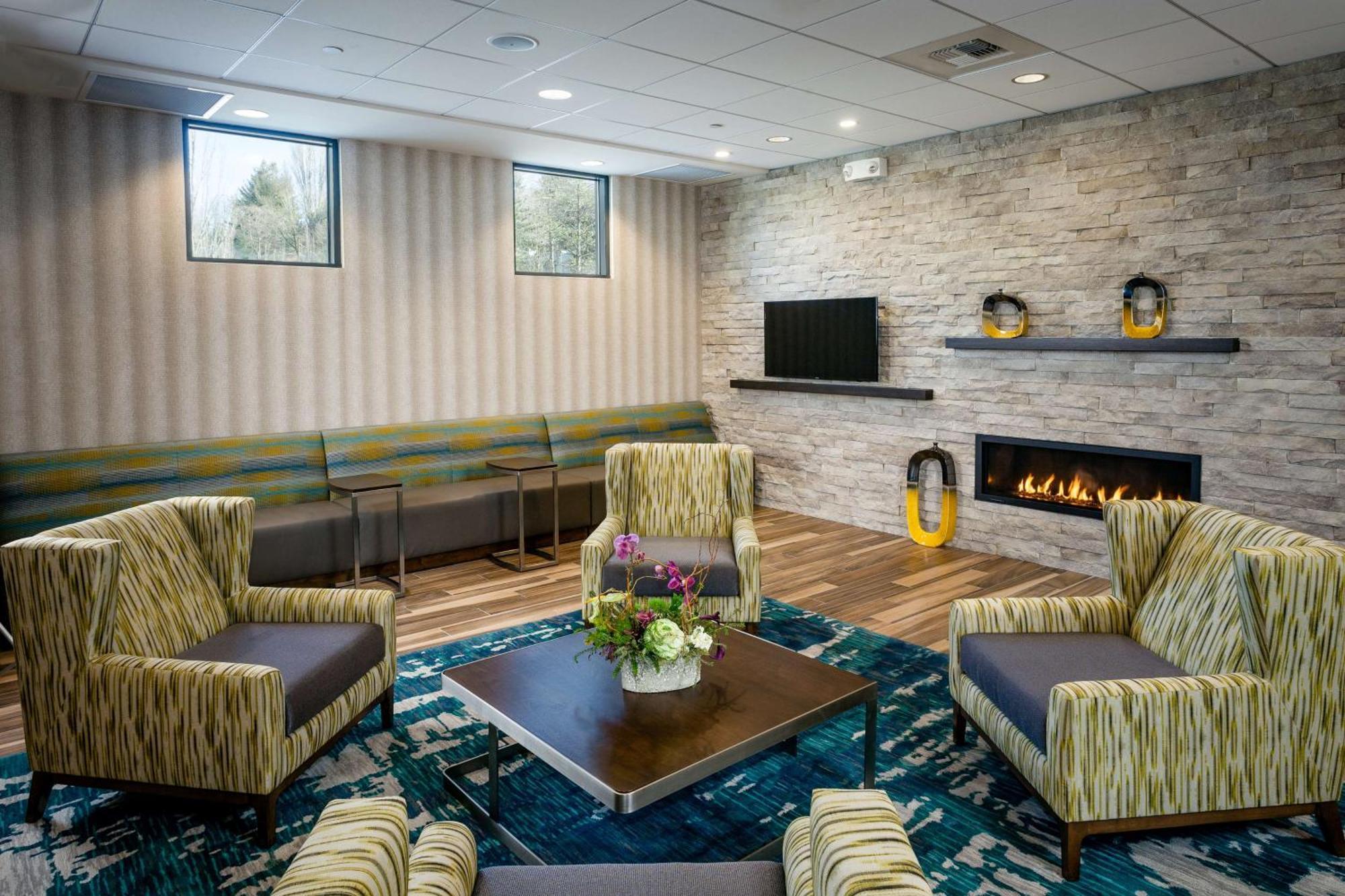 Hampton Inn & Suites By Hilton Seattle/Northgate Bagian luar foto